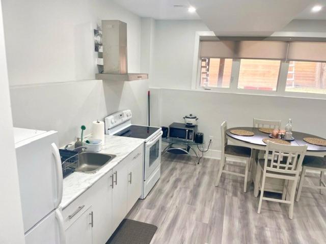 Scarborough New 2-Bedroom Basement Toronto Luaran gambar